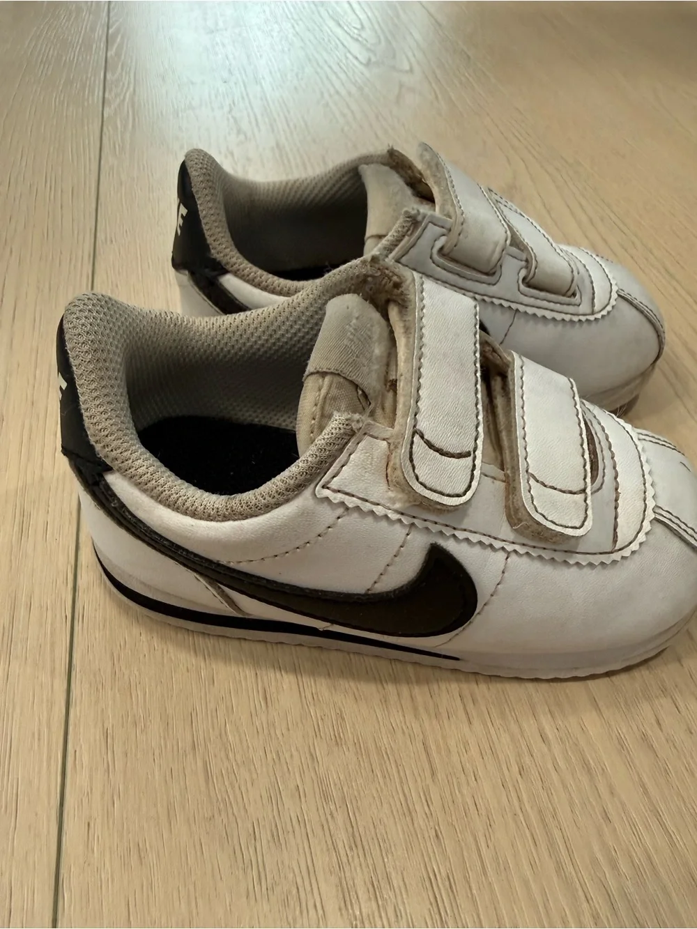 Nike Kids Cortez White & Black Velcro Sneakers | 7C
